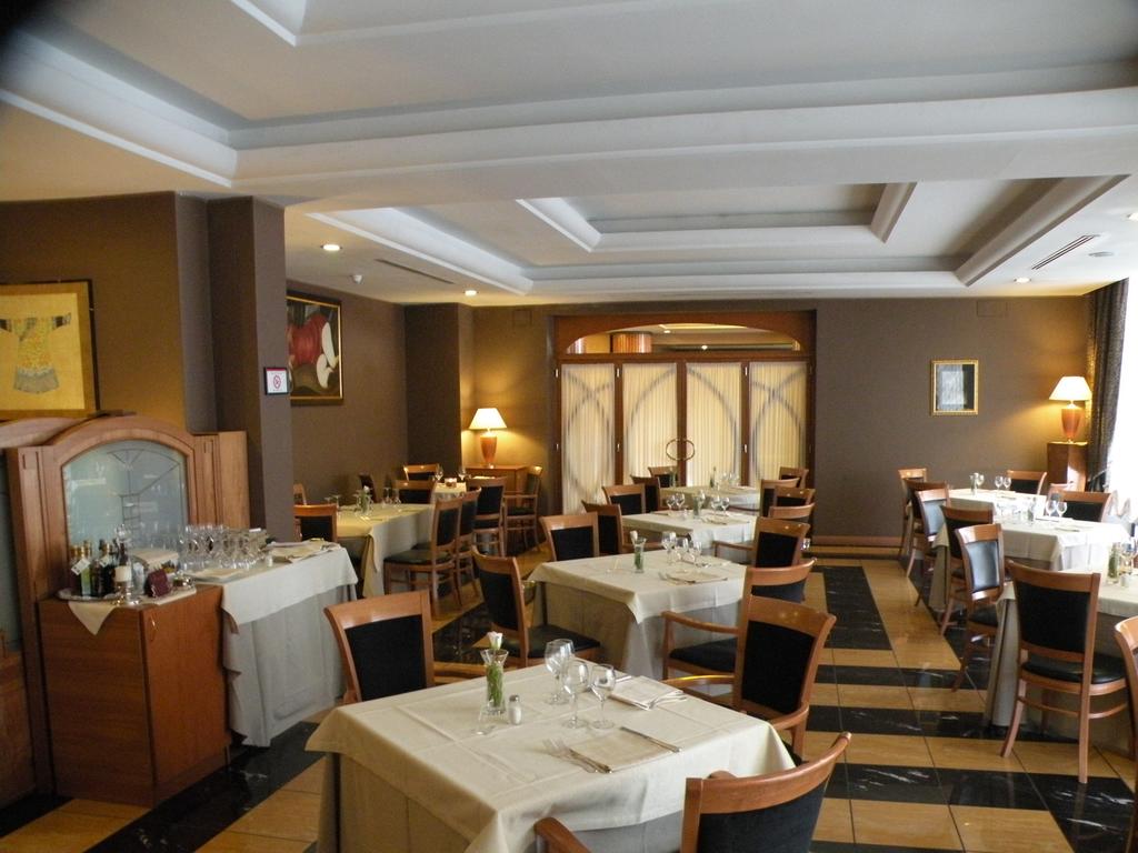 Ramada Naples — кампанія, Італія мініатюра 29