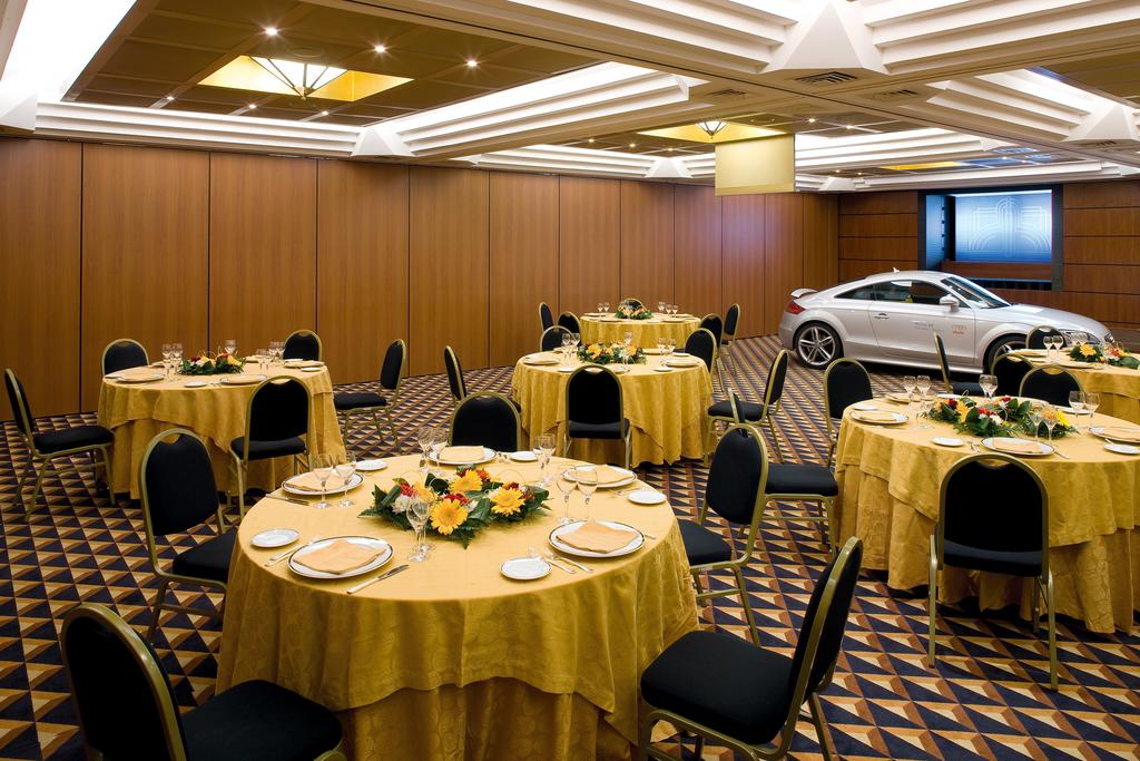 Ramada Naples — кампанія, Італія мініатюра 31