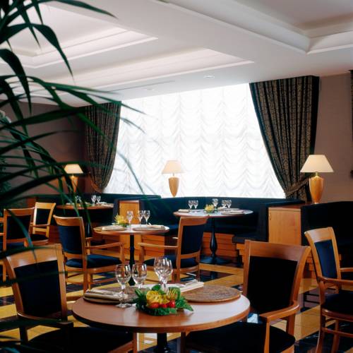 Ramada Naples — кампанія, Італія мініатюра 43