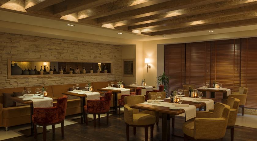 Four Points by Sheraton Sheikh Zayed Road — Дубаї, Об'єднані Арабські Емірати мініатюра 101