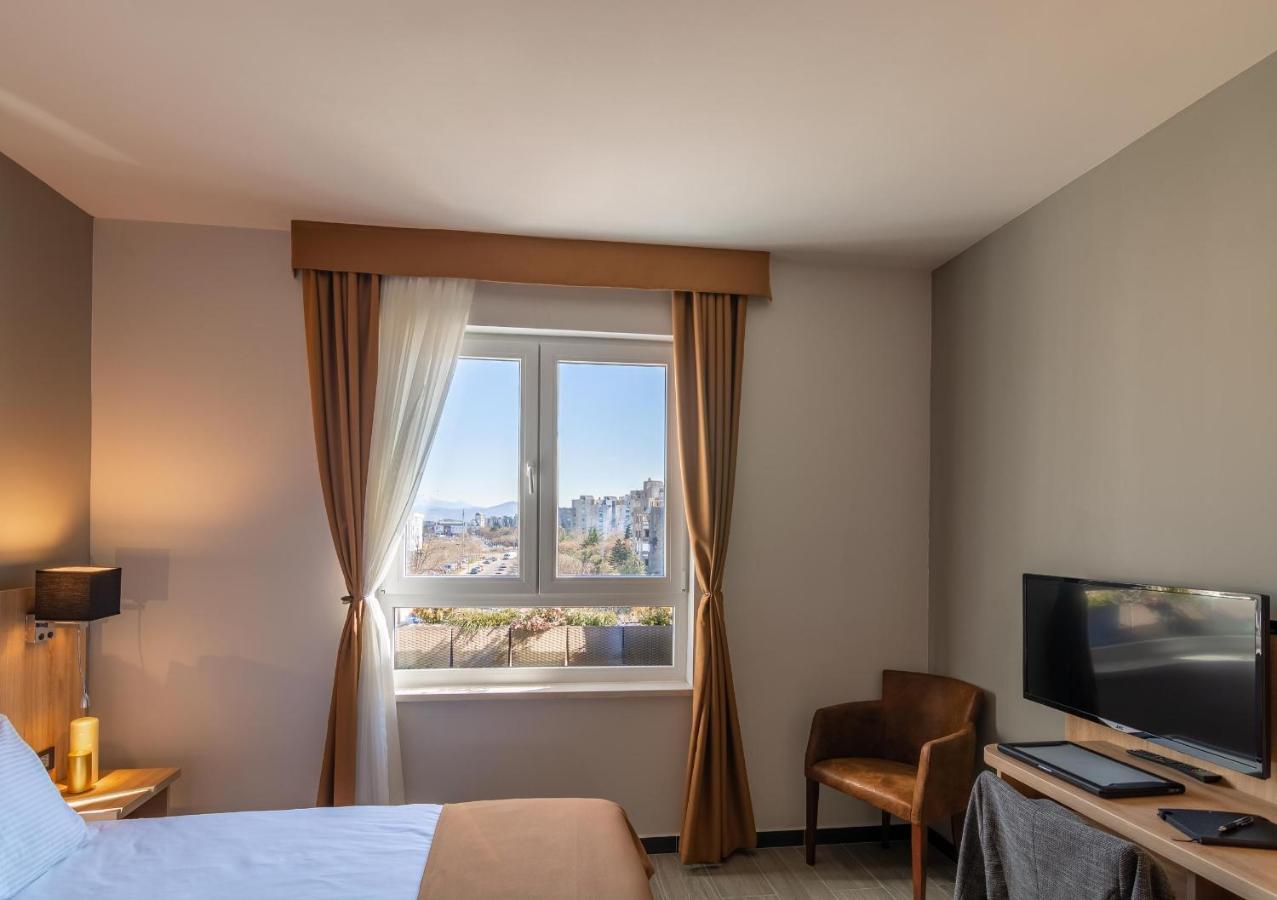Resurs Hotel — Подгориця, Чорногорія мініатюра 7