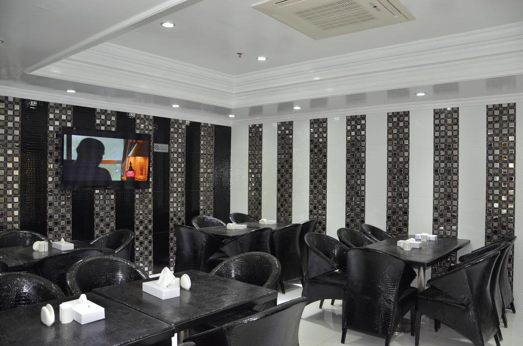 White Fort Hotel — Дубаї, Об'єднані Арабські Емірати мініатюра 12