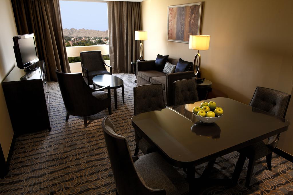 Radisson Blu Hotel & Resort Al Ain — Аль-Айн, Об'єднані Арабські Емірати мініатюра 172